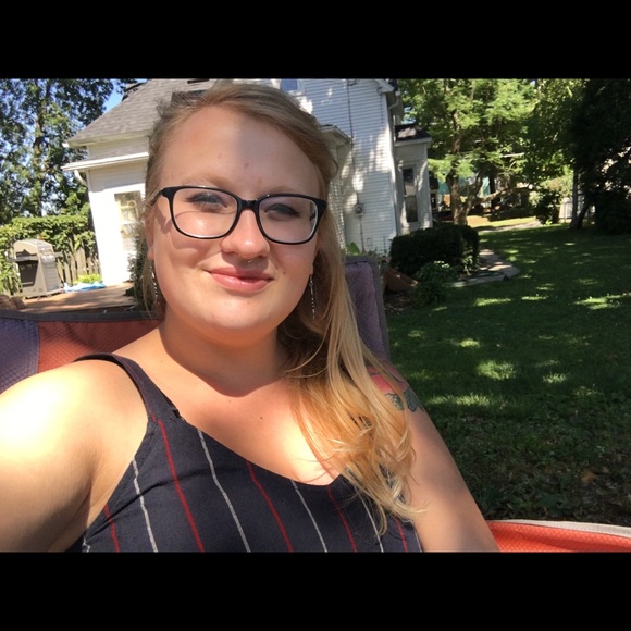 Meet your Posher, Haley - Picture 2 of 2